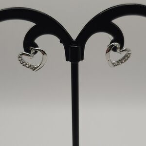 Heart-shaped sterling silver earrings (NWOT)‎
